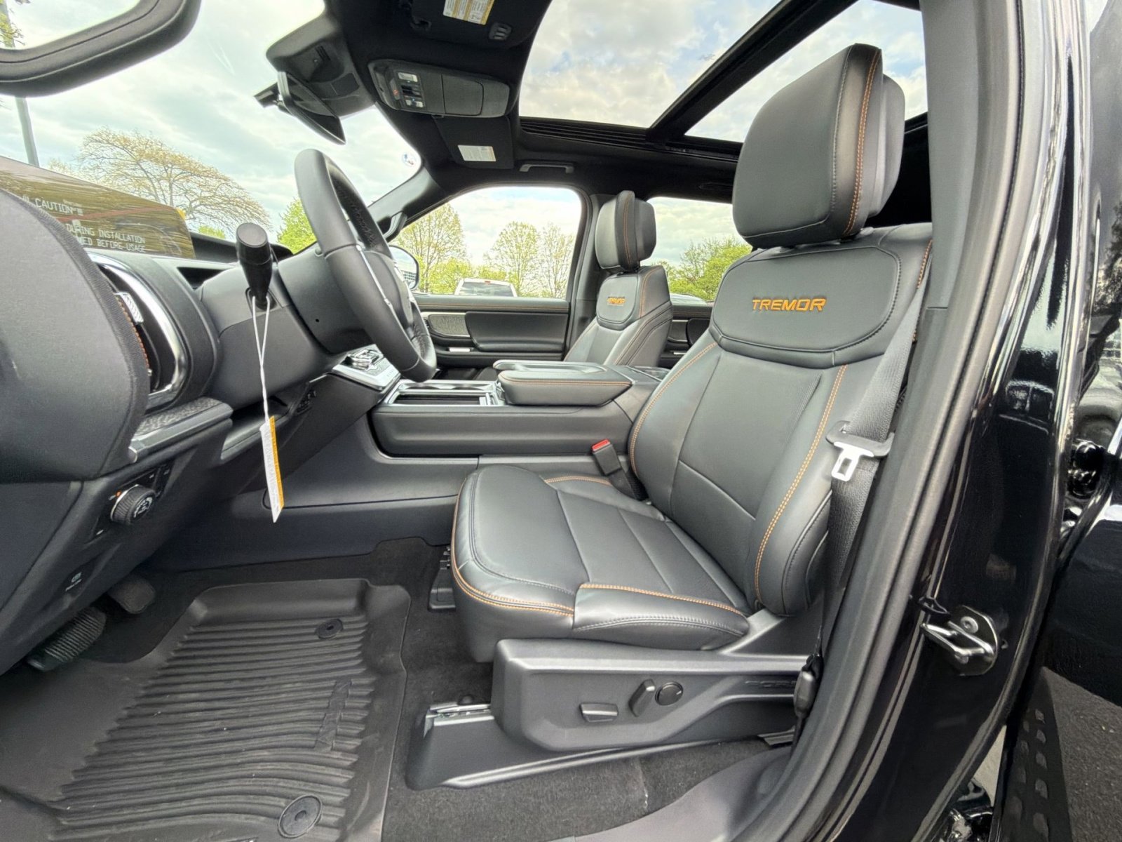 New 2026 Ford Expedition Tremor image 25