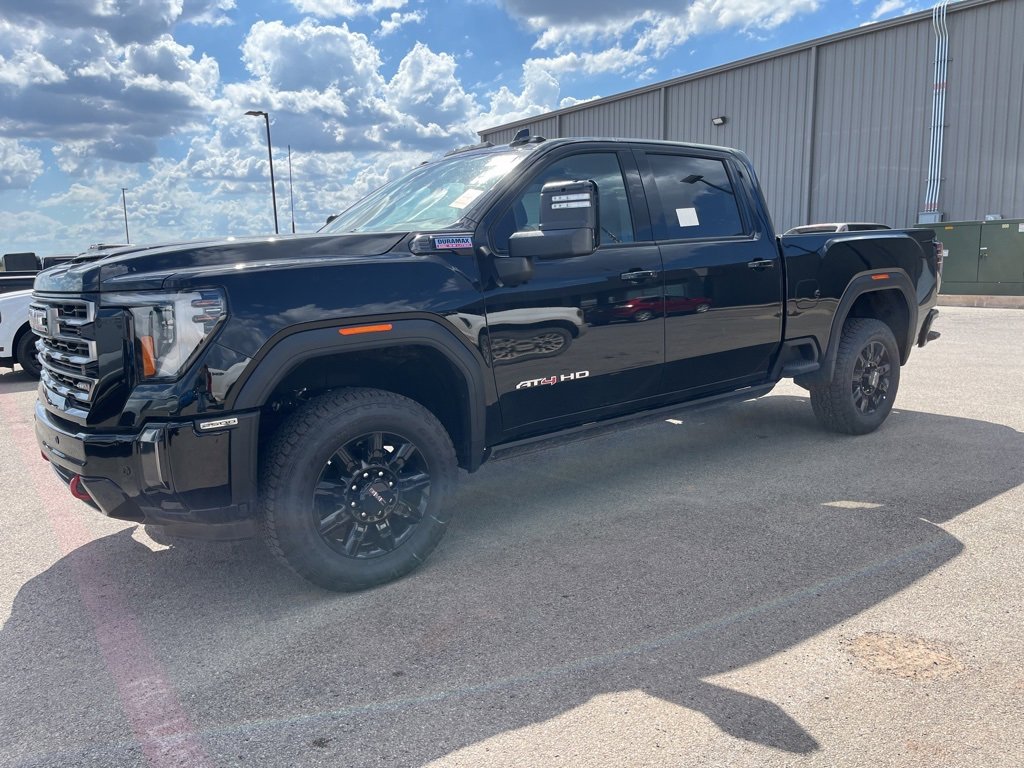 Used 2024 GMC Sierra 2500 AT4 w/ AT4 Premium Plus Package image 2