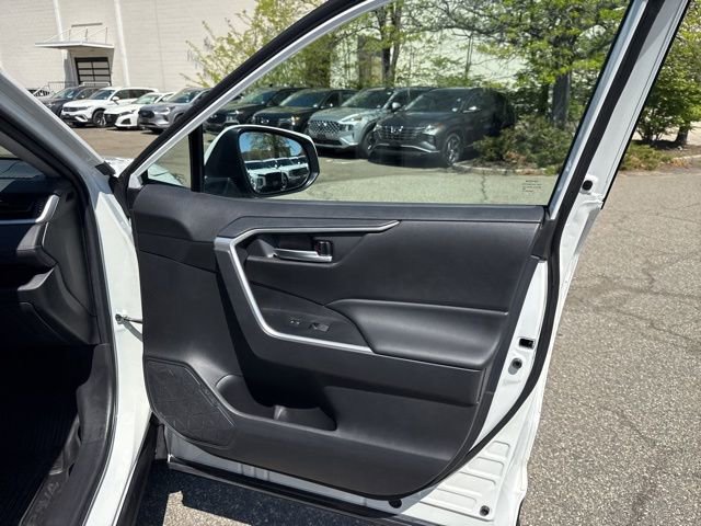 Used 2023 Toyota RAV4 XLE w/ XLE Grade Weather Package AWD/4WD image 33
