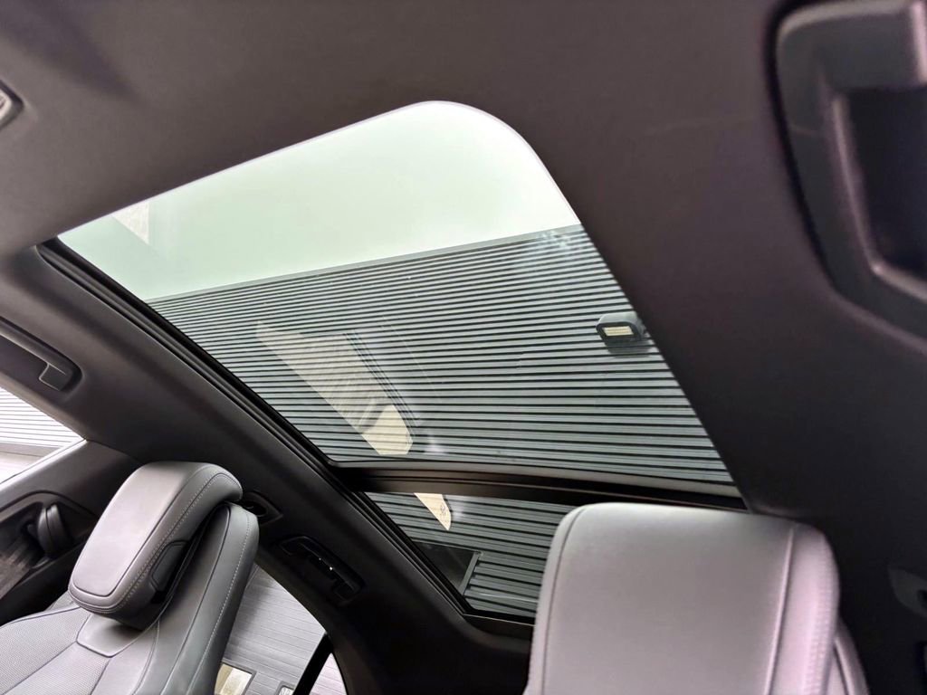 Used 2024 Porsche Macan 4 Electric image 39