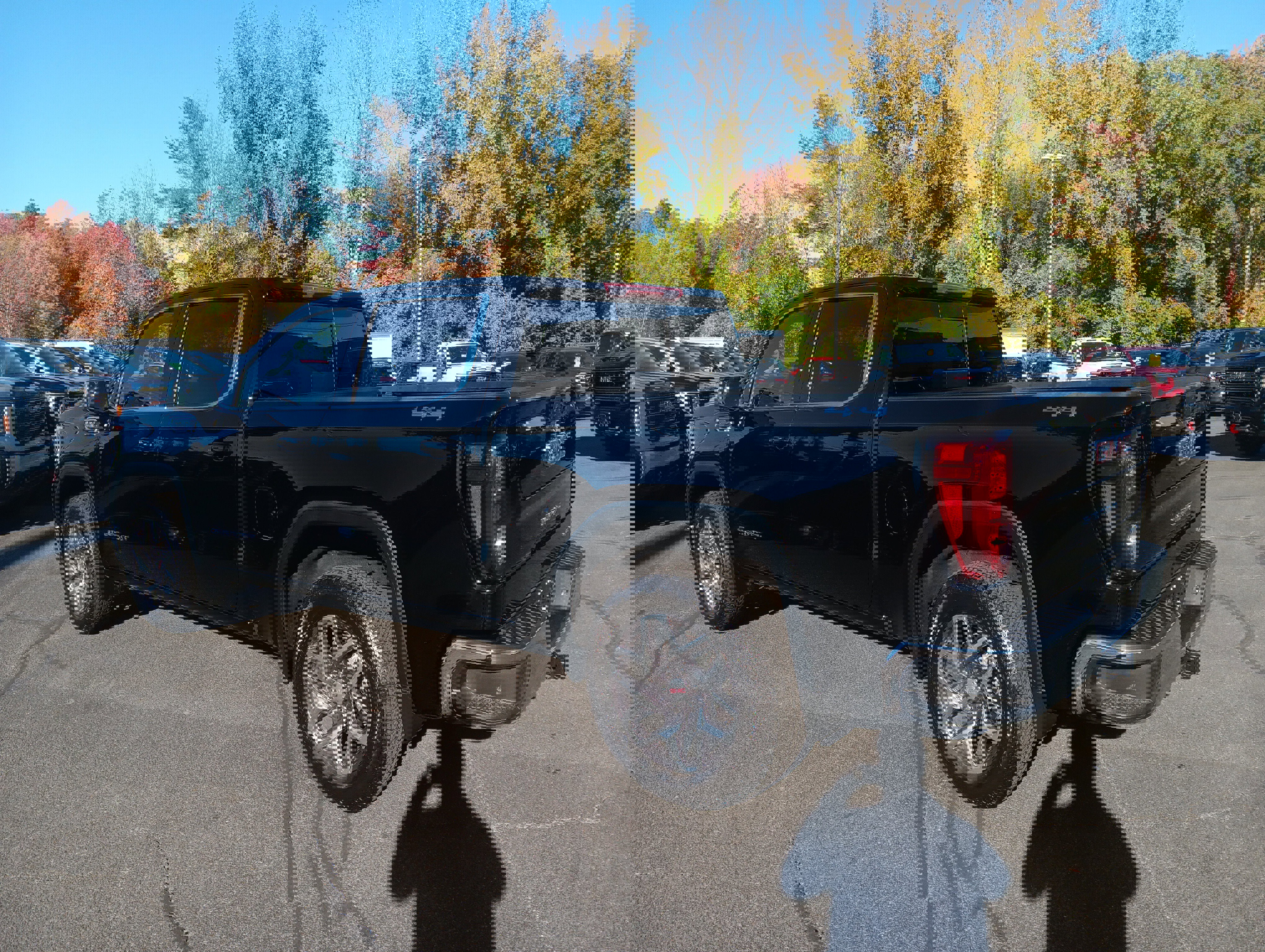 New 2025 GMC Sierra 1500 SLE w/ Preferred Package image 3