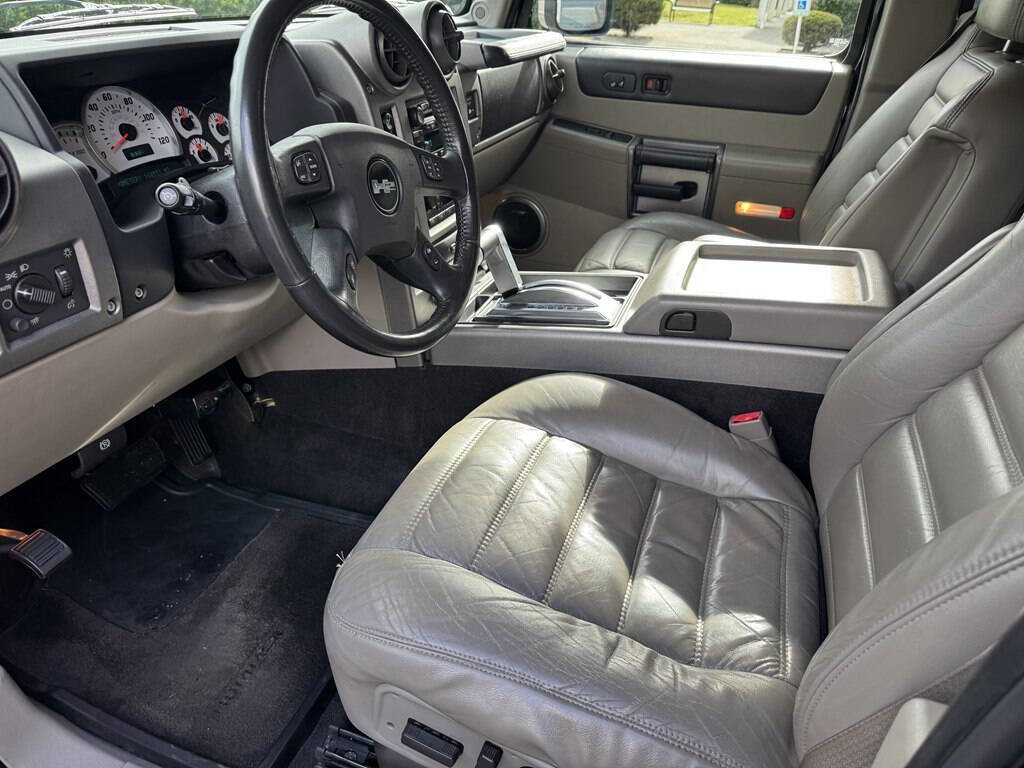 Used 2004 HUMMER H2 w/ Preferred Equipment Group image 17