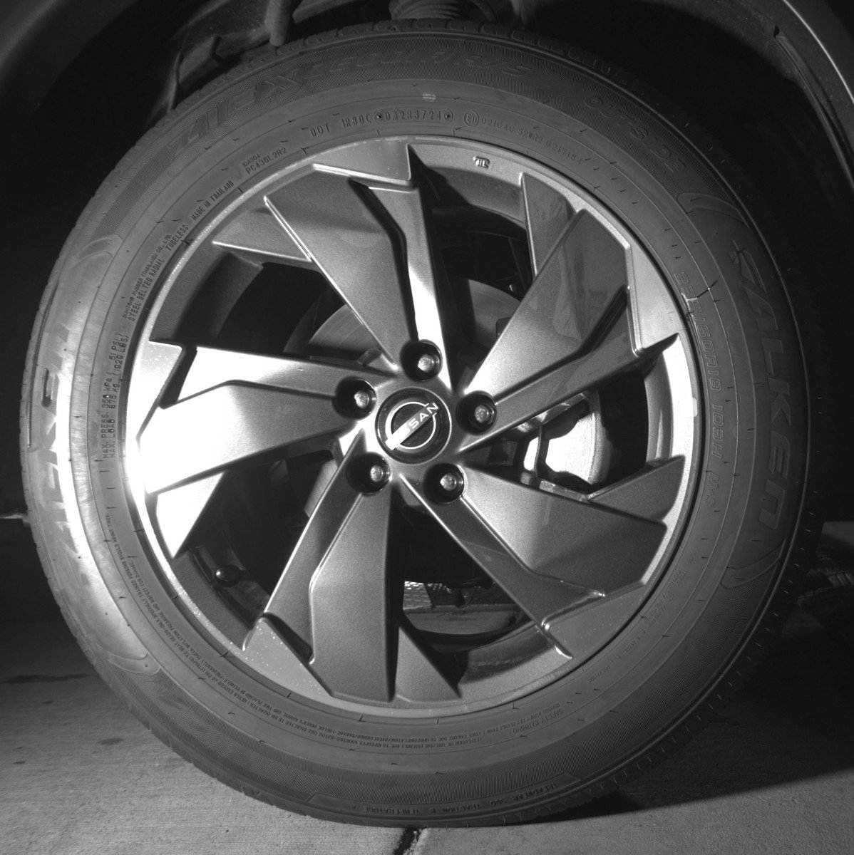 Used 2025 Nissan Rogue SV image 13