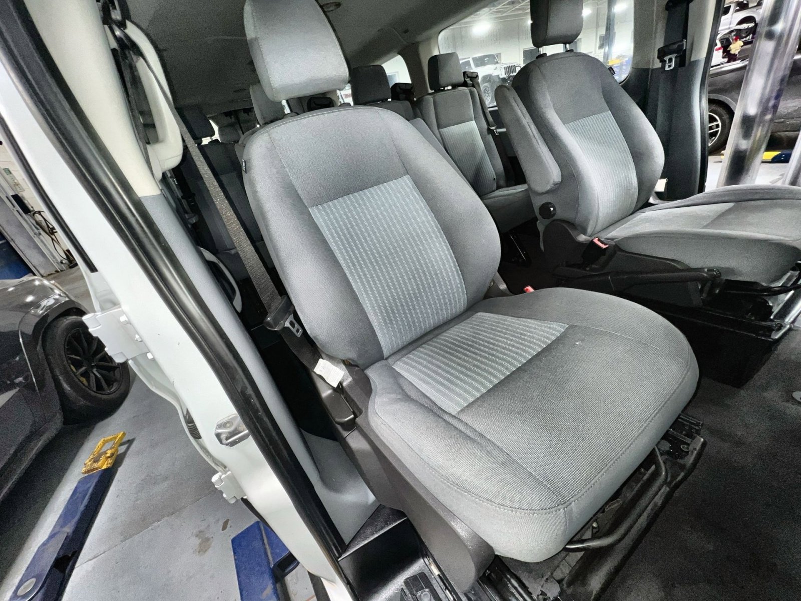 Used 2019 Ford Transit 350 XLT image 26