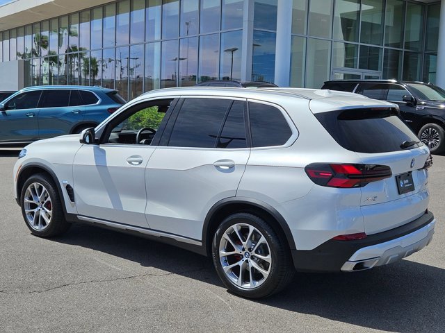 Certified 2024 BMW X5 xDrive40i w/ Premium Package AWD/4WD image 8
