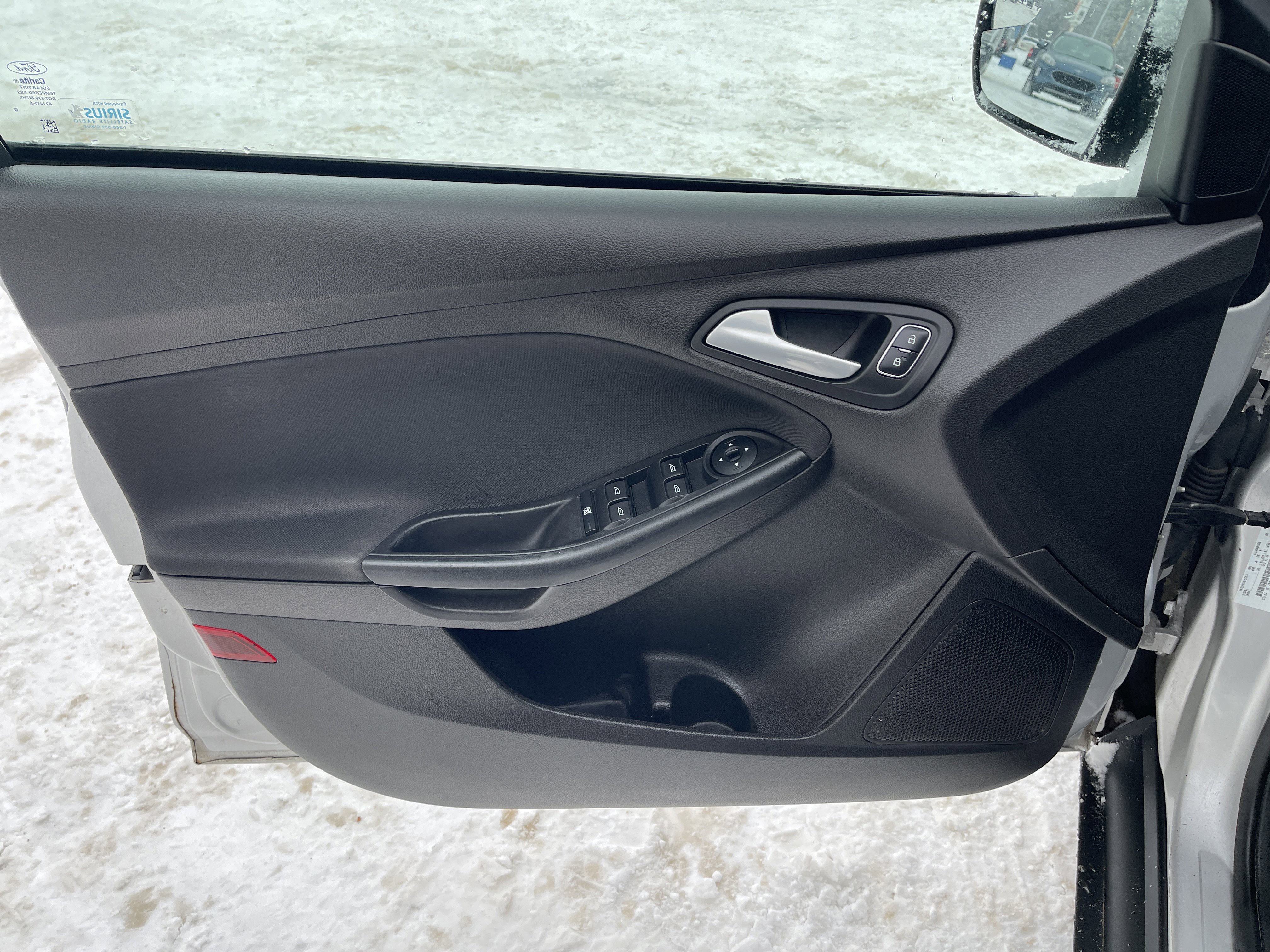 Used 2016 Ford Focus SE w/ Reverse Sensing Package image 13