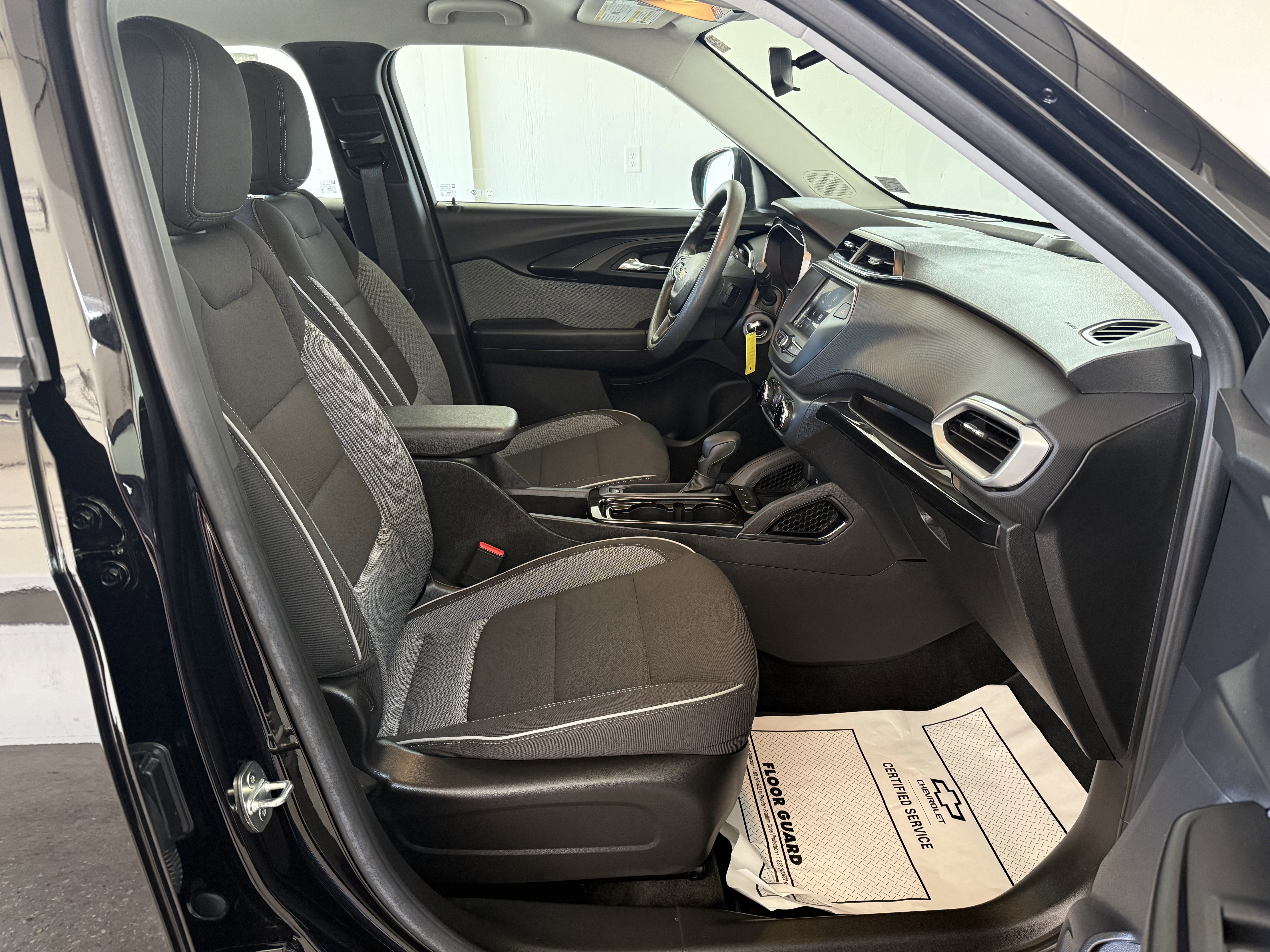Used 2022 Chevrolet TrailBlazer LS image 24