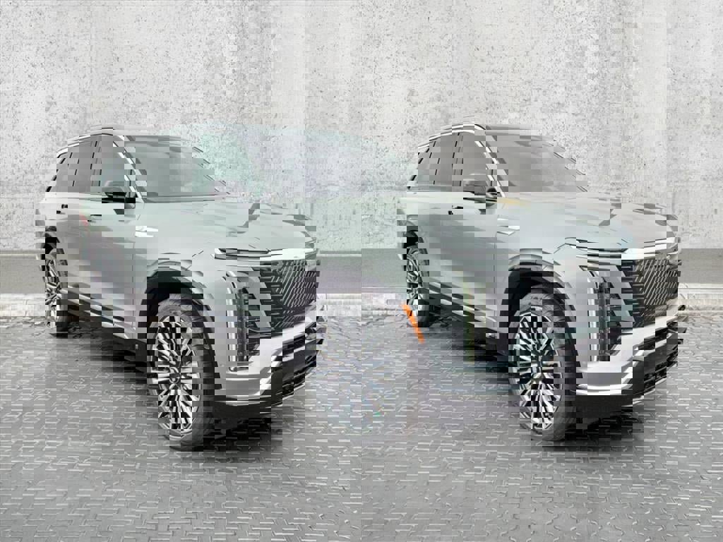 New 2026 Cadillac Vistiq Premium Luxury w/ LPO, Floor Liner Package image 2