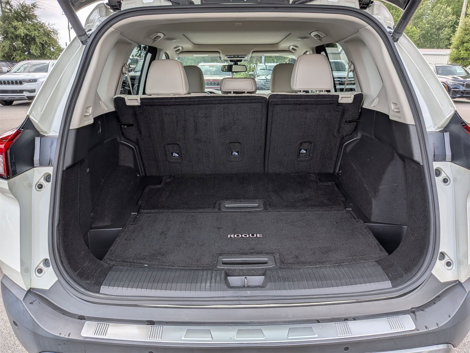 Used 2022 Nissan Rogue SL image 32