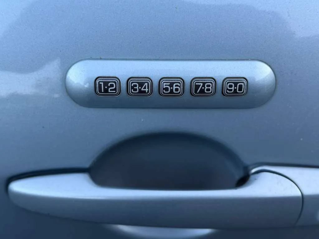 Used 2010 Ford Fusion Hybrid FWD image 22