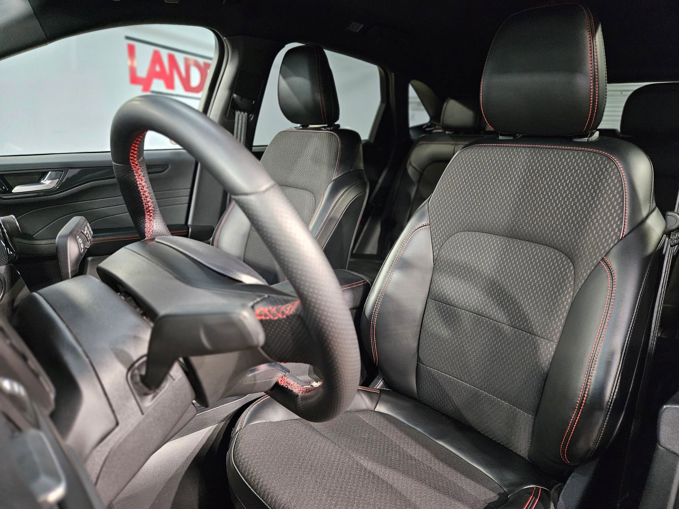 Used 2024 Ford Escape ST-Line AWD/4WD image 24