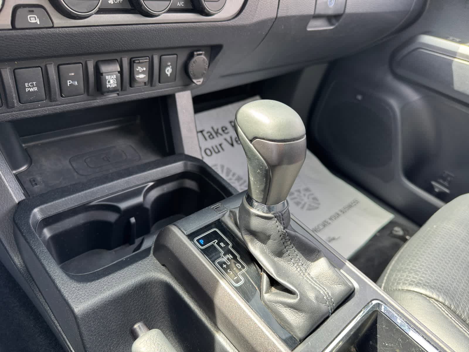 Used 2019 Toyota Tacoma TRD Sport AWD/4WD image 8