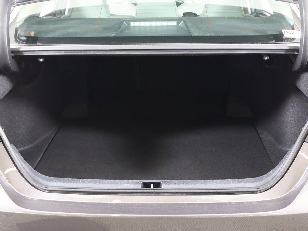 Used 2023 Toyota Camry SE image 16
