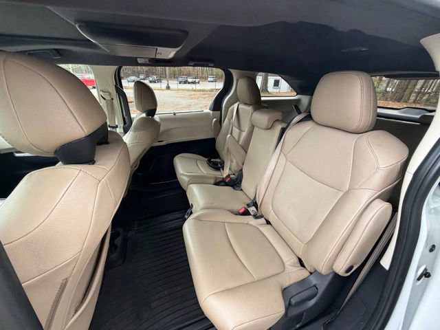 Used 2021 Toyota Sienna XLE image 15