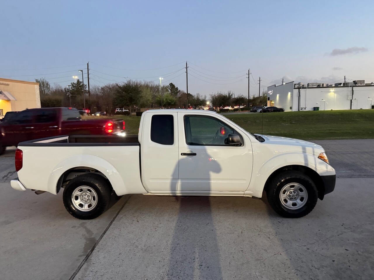 Used 2016 Nissan Frontier S RWD image 6