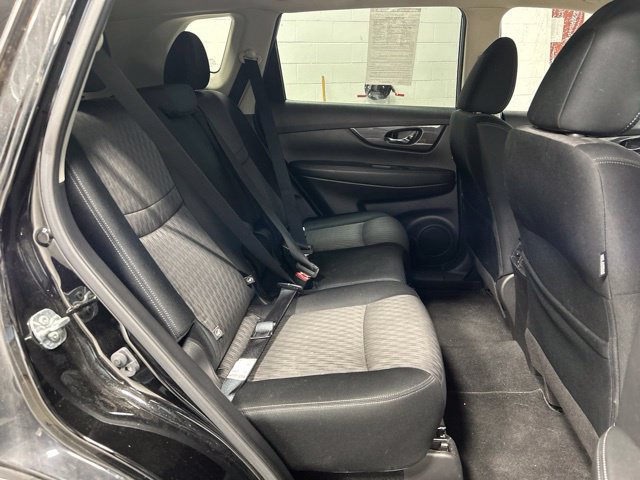 Used 2020 Nissan Rogue SV AWD/4WD image 17