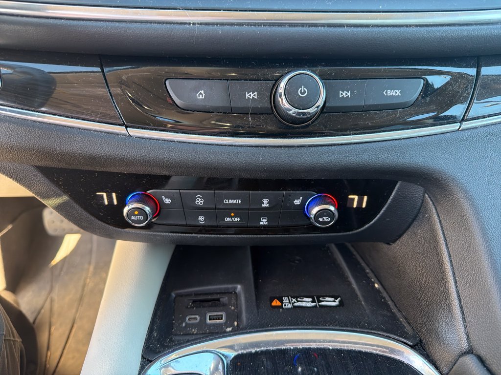 Used 2023 Buick Enclave Essence w/ Experience Buick Package FWD image 27