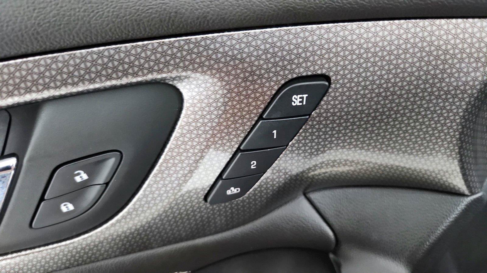 Used 2023 Chevrolet Traverse Premier w/ Redline Edition FWD image 20