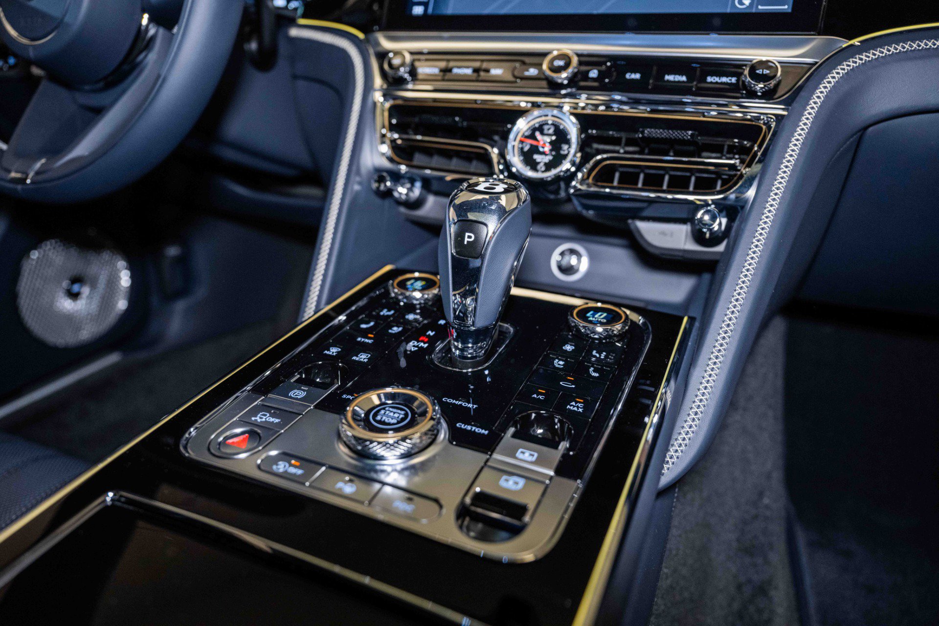 Used 2024 Bentley Flying Spur V8 image 41