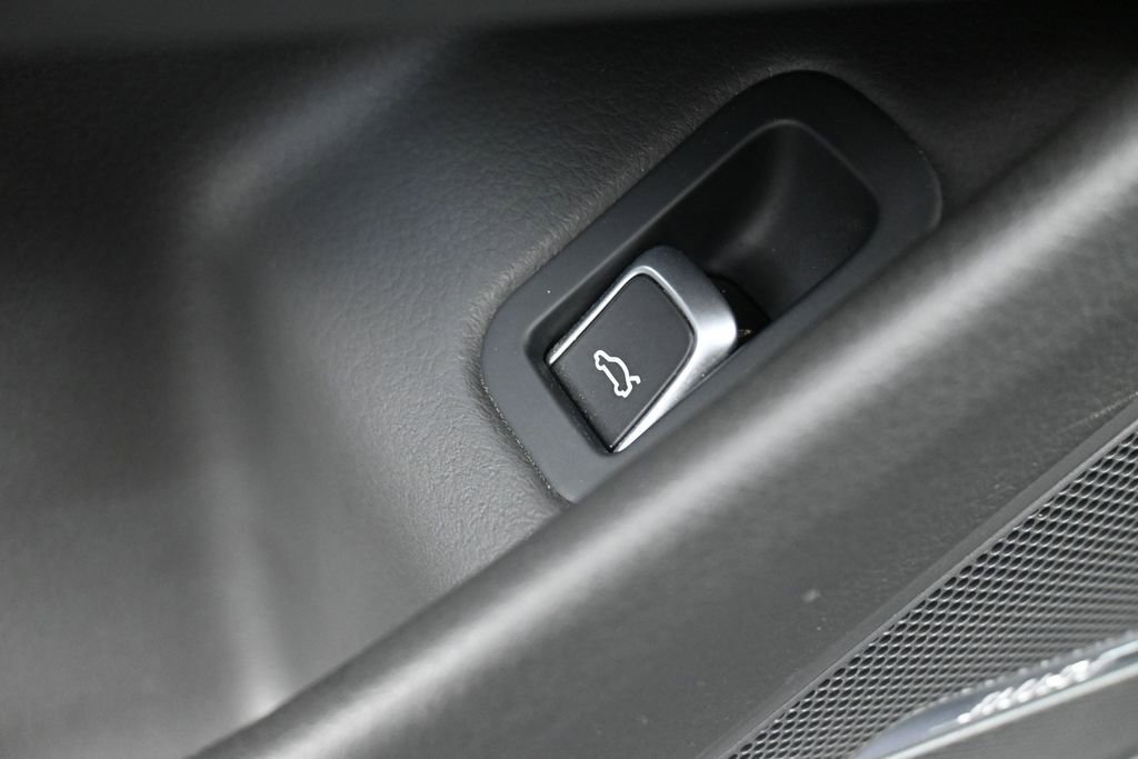 Used 2014 Audi S8 AWD/4WD image 28