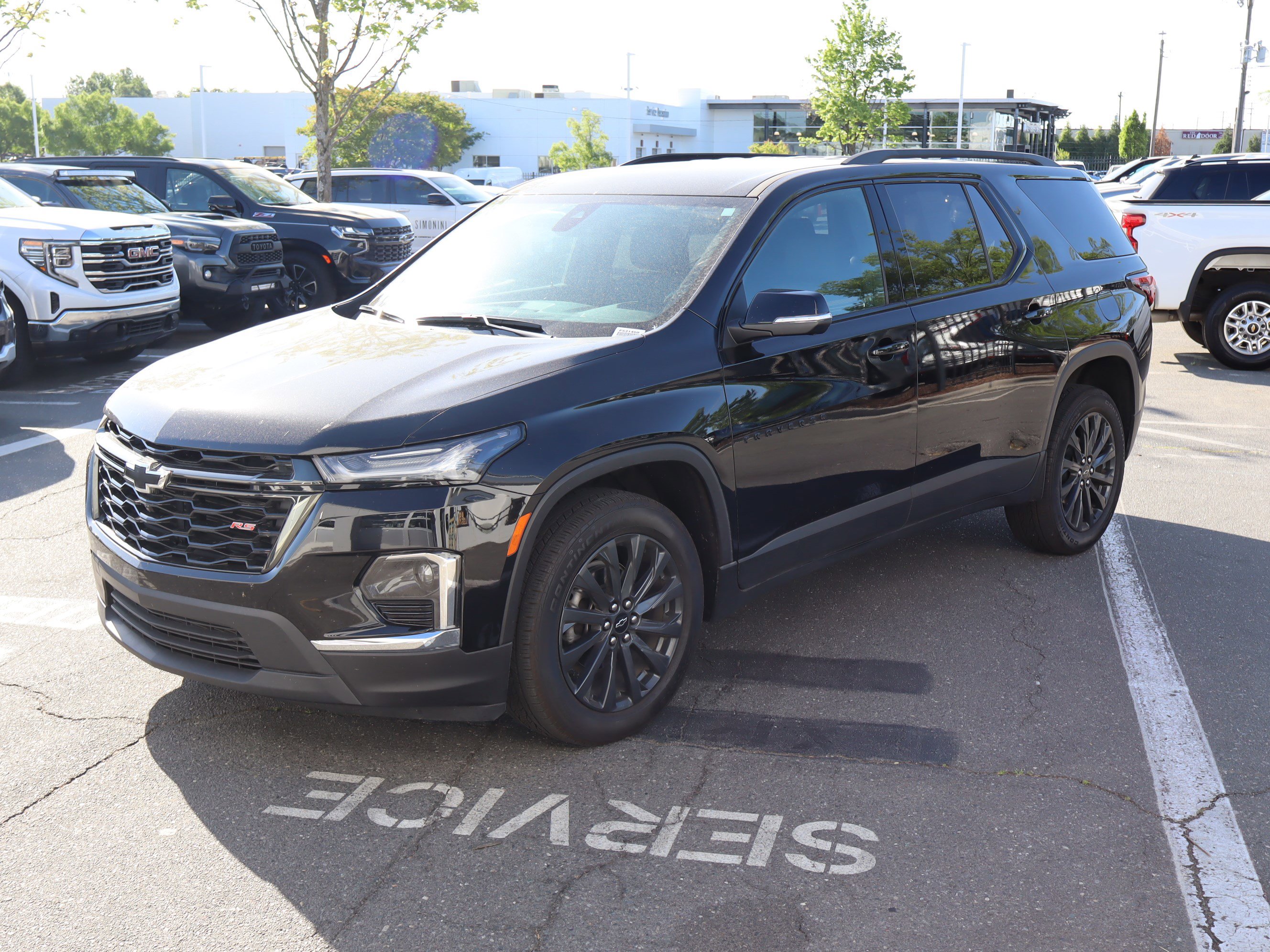 Used 2023 Chevrolet Traverse RS FWD image 5