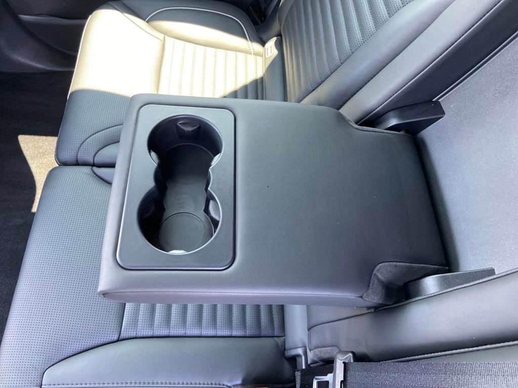 Used 2019 Land Rover Discovery HSE Luxury image 17