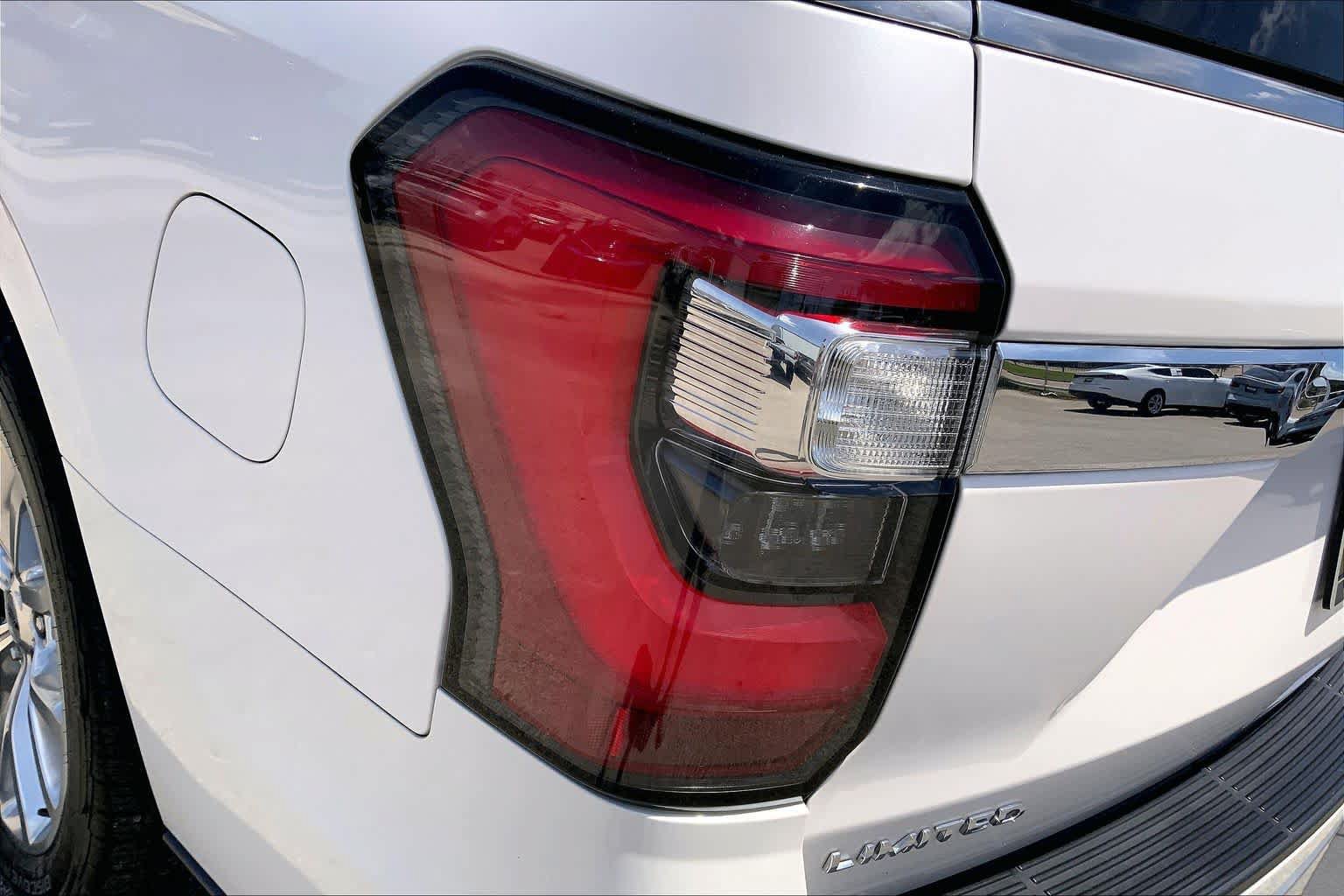 Used 2019 Ford Expedition Limited w/ Equipment Group 302A RWD image 27