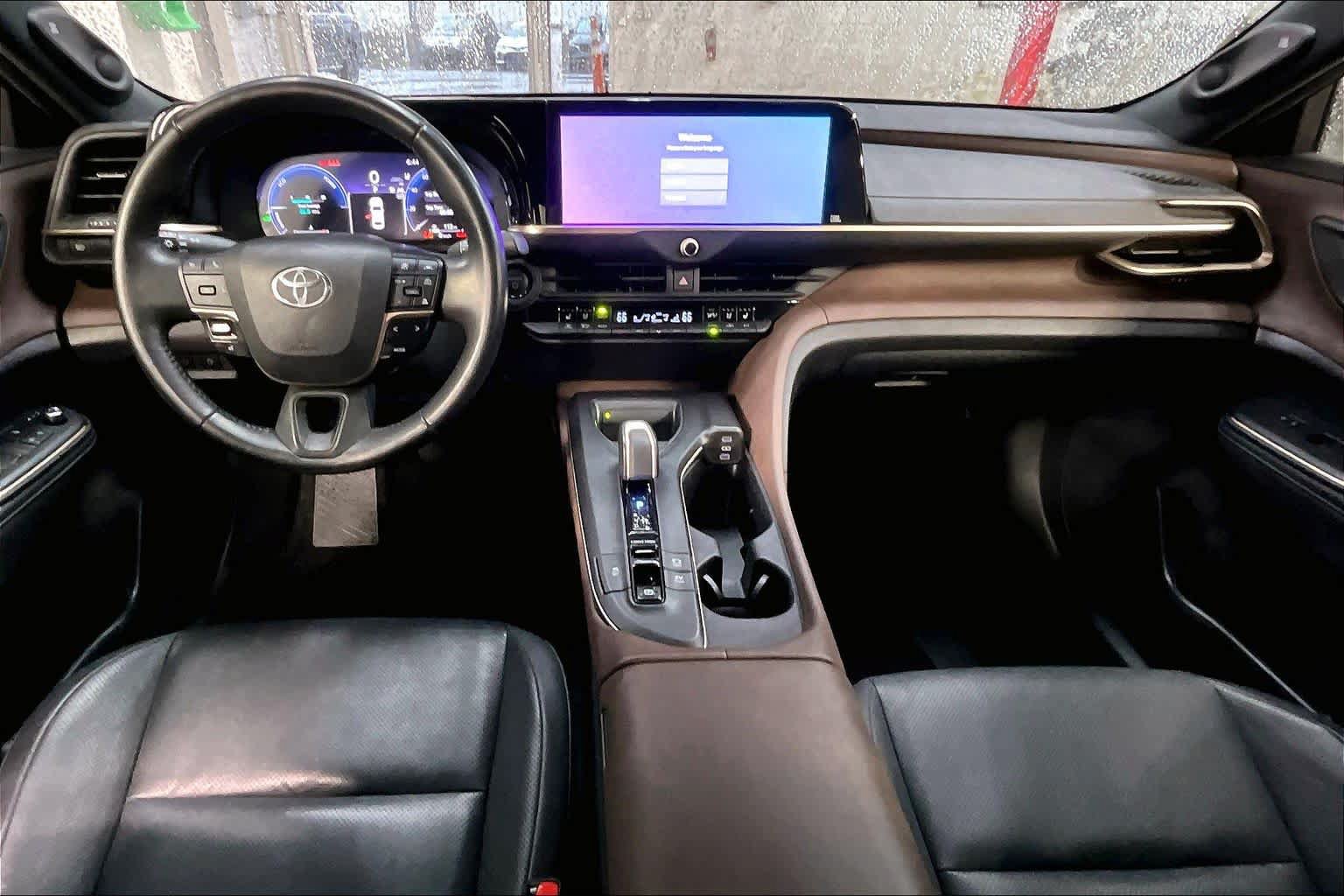 Used 2023 Toyota Crown AWD/4WD image 16