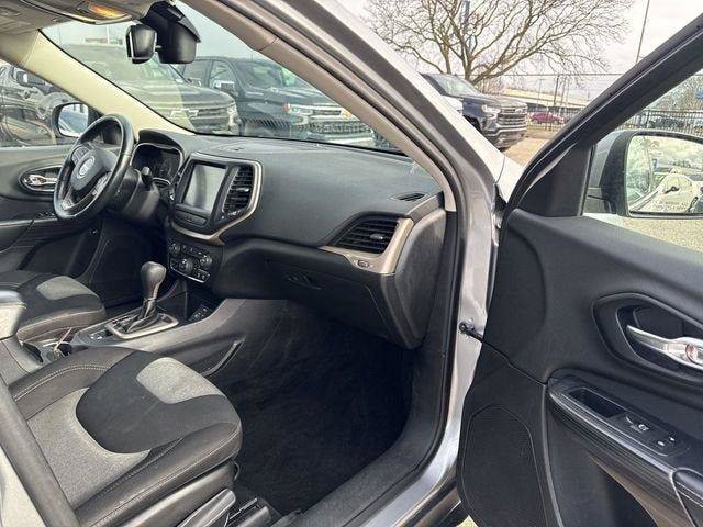 Used 2014 Jeep Cherokee Latitude w/ Comfort/Convenience Group FWD image 25