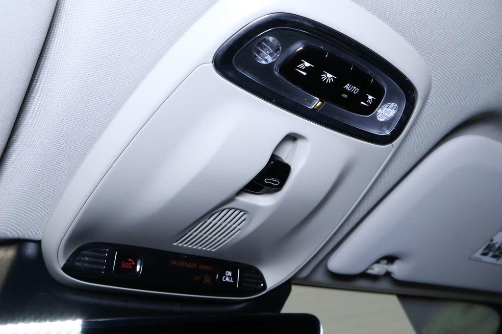 Used 2019 Volvo XC60 T8 Inscription w/ Advanced Package image 25