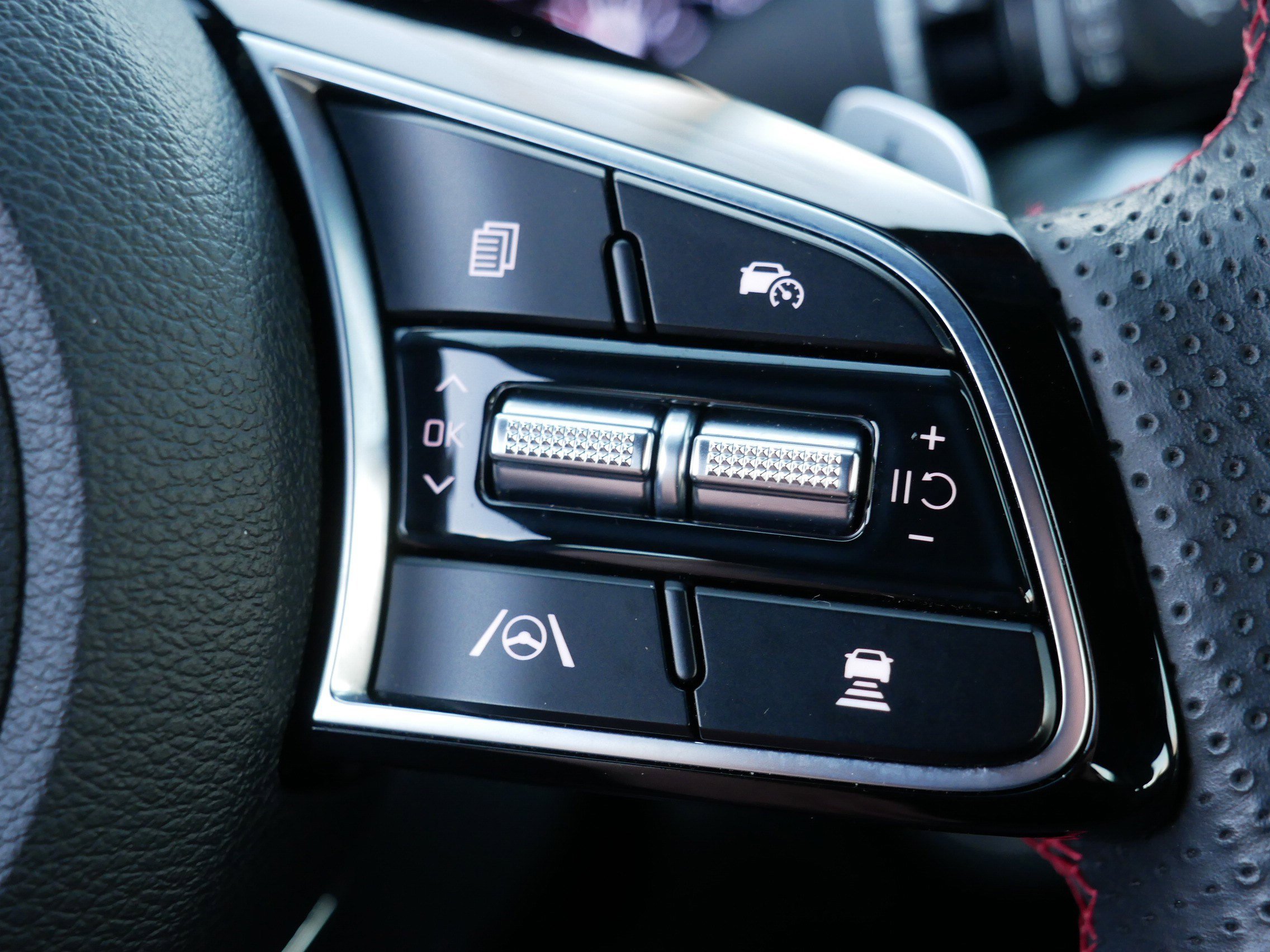 Certified 2023 Kia Forte GT w/ GT2 Package image 29