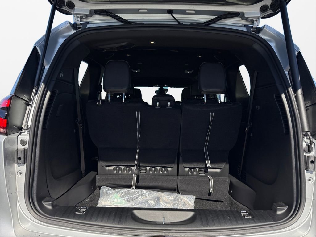 New 2026 Chrysler Pacifica Select AWD/4WD image 18