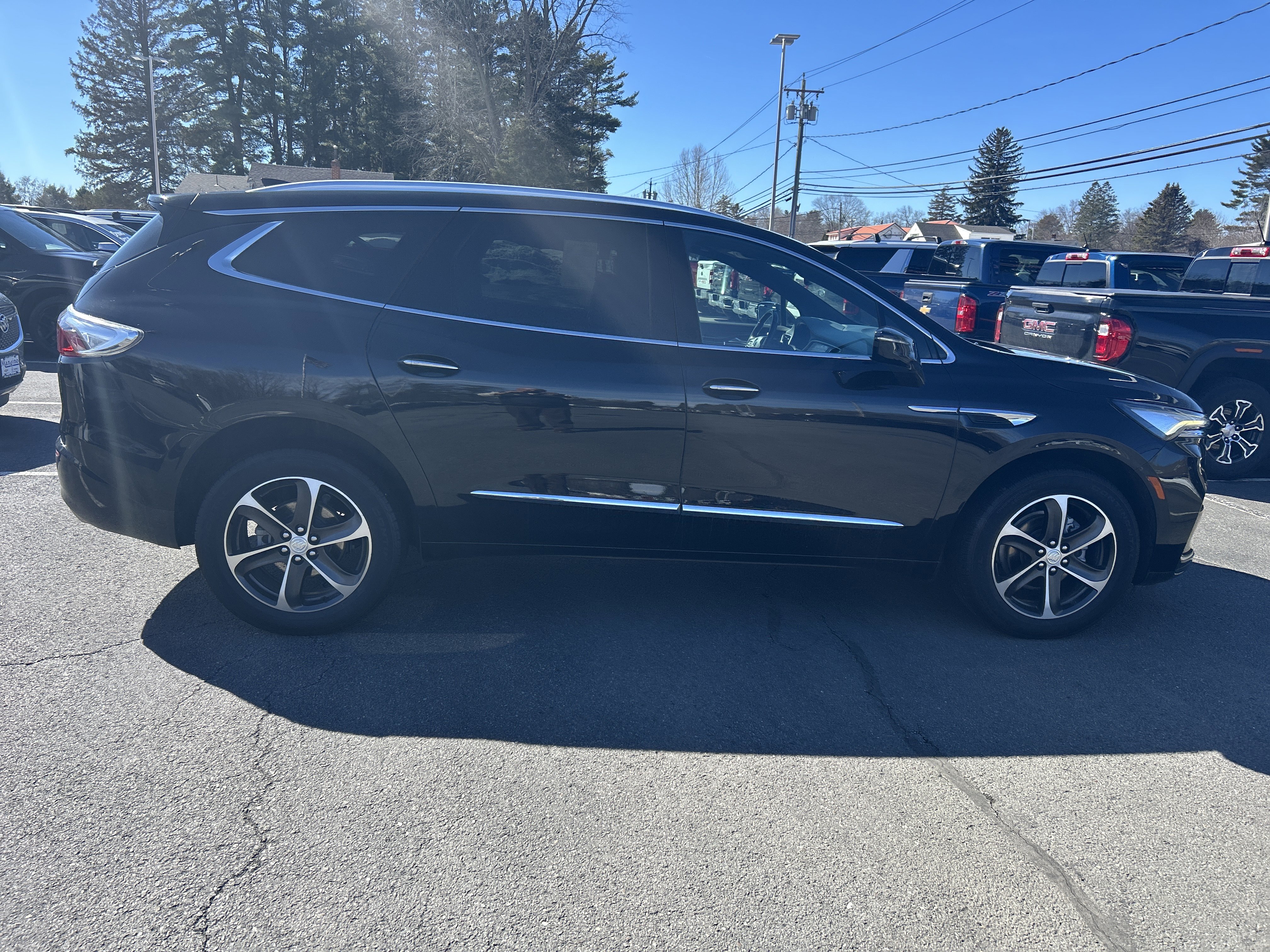 Certified 2022 Buick Enclave Essence w/ Experience Buick Package image 10