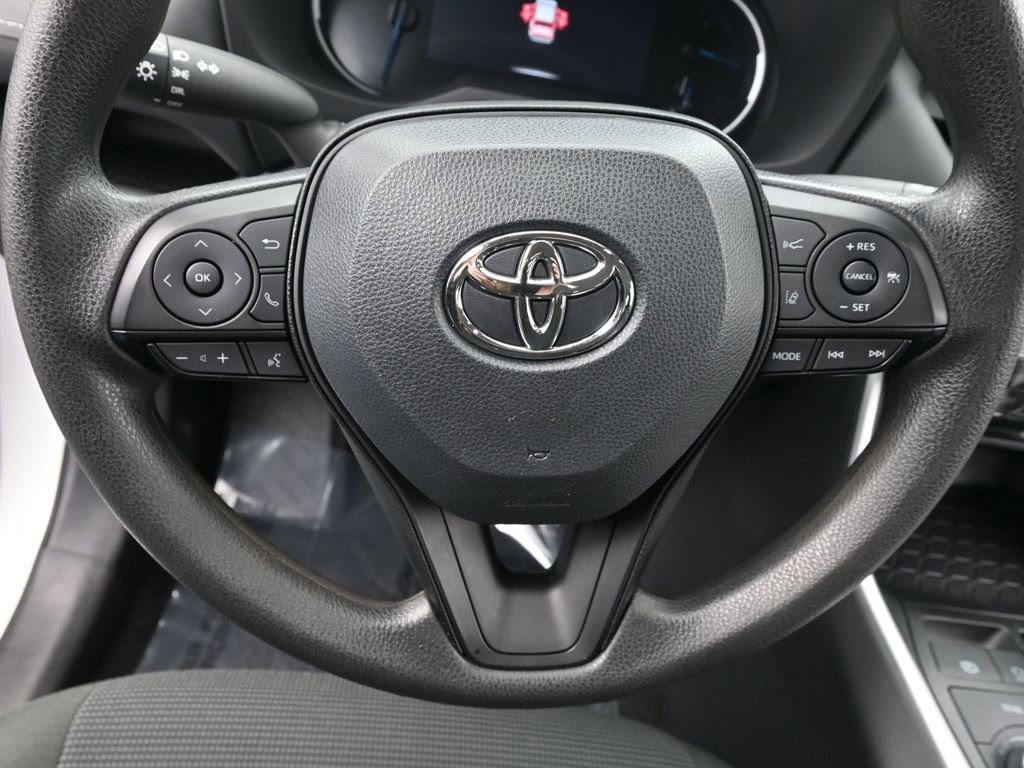 Used 2024 Toyota RAV4 LE image 29