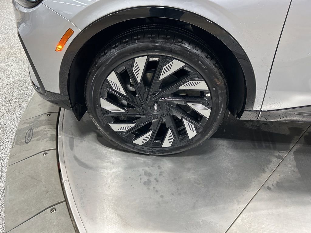 New 2026 Lincoln Nautilus Reserve w/ Jet Appearance Package image 32