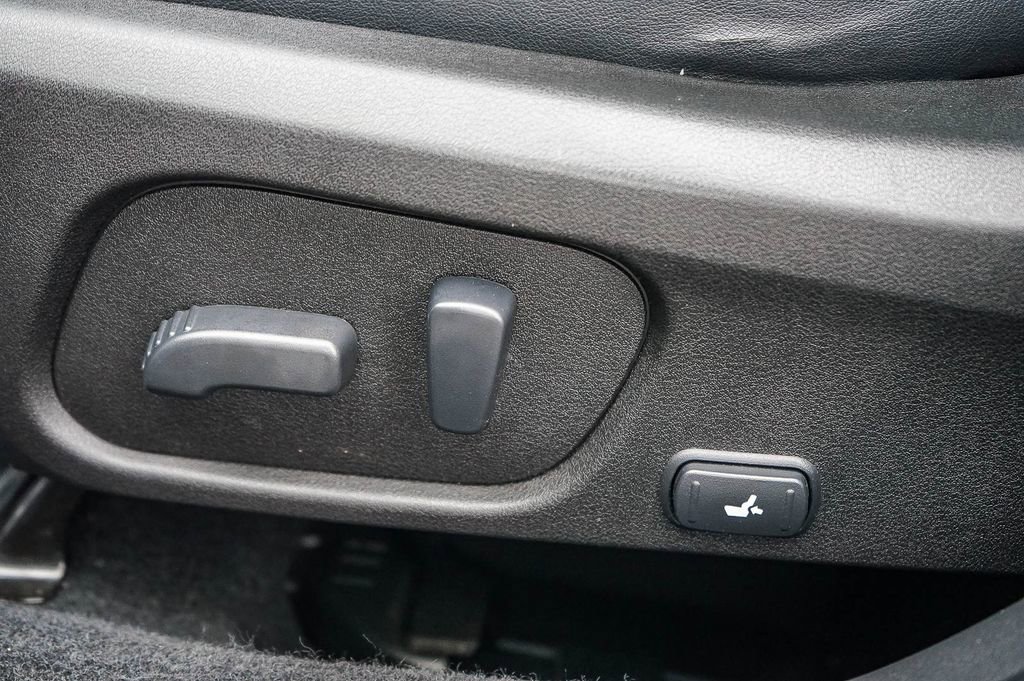 Used 2016 Subaru Forester 2.5i Touring w/ Eyesight & Navigation System image 21