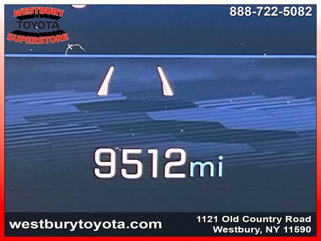Used 2025 Chevrolet Traverse LT w/ Driver Confidence Package FWD image 28