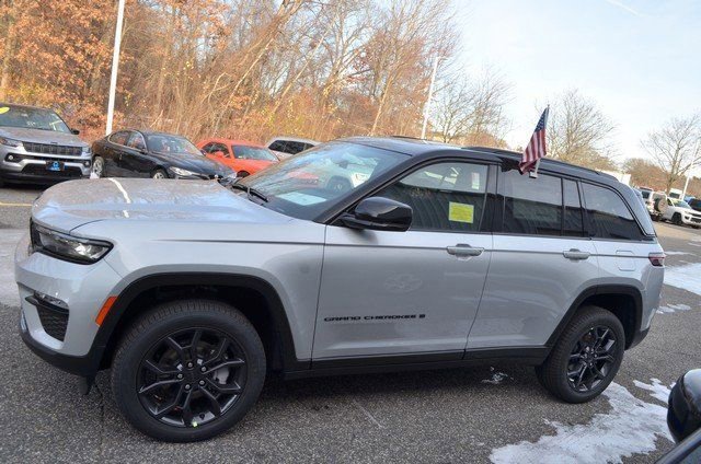 New 2025 Jeep Grand Cherokee Limited image 5