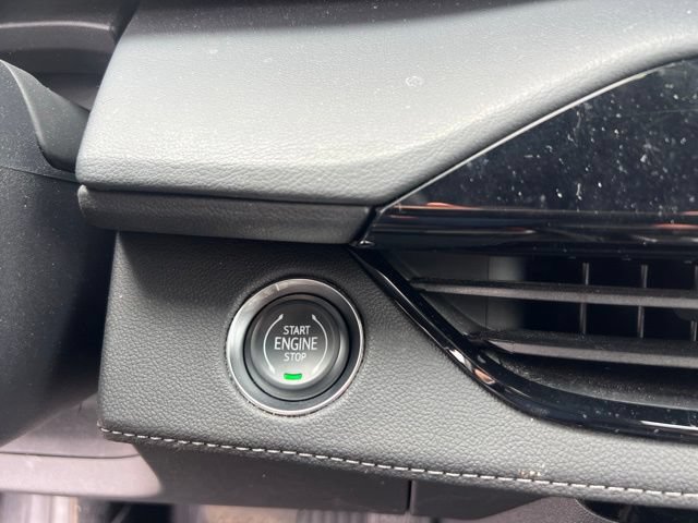Used 2025 Buick Enclave Avenir w/ LPO, Floor Liner Package AWD/4WD image 36