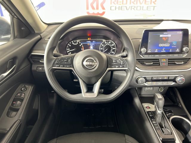Used 2024 Nissan Altima 2.5 SV image 14