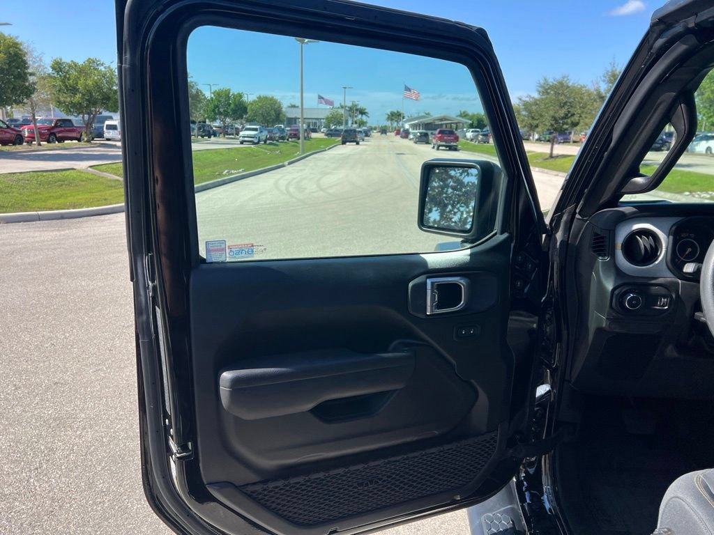 Certified 2025 Jeep Wrangler Sport AWD/4WD image 11