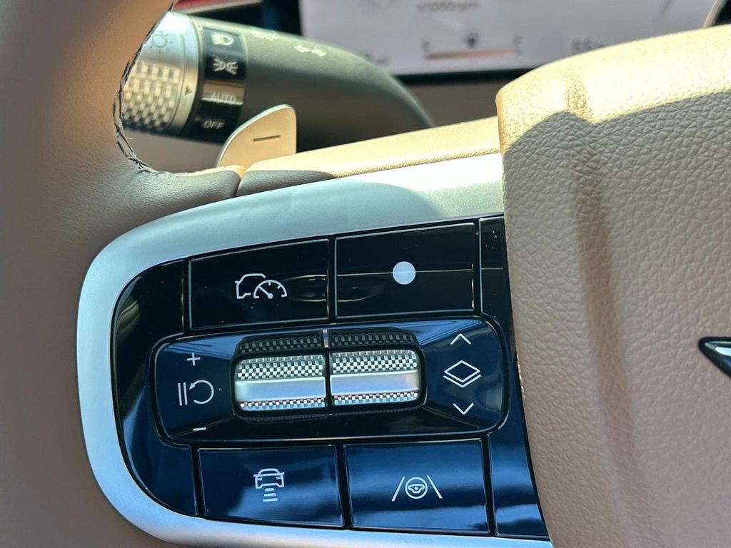 New 2026 Genesis GV70 2.5T Advanced image 31