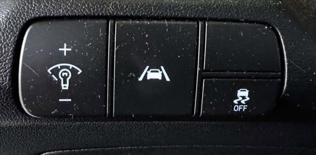 Used 2023 Hyundai Elantra SEL w/ Preferred Accessory Package FWD image 20