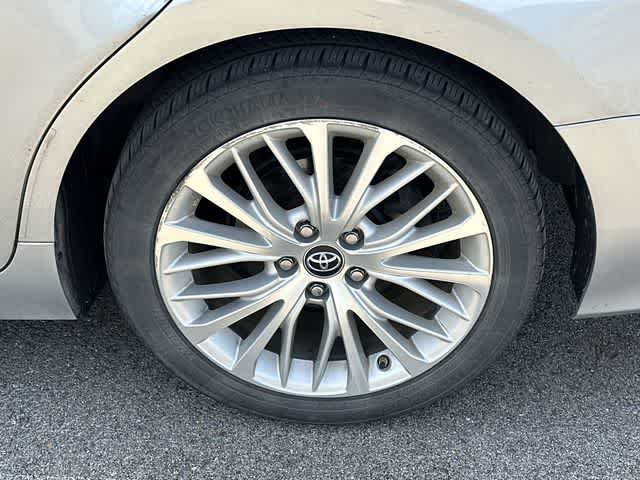 Used 2018 Toyota Camry XLE FWD image 4