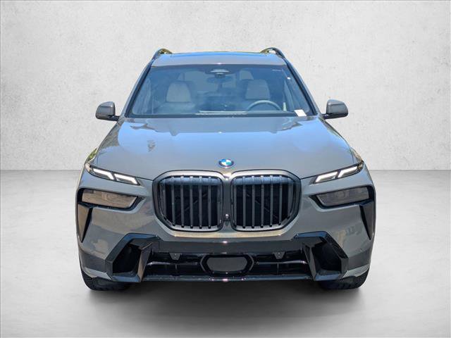 Used 2025 BMW X7 xDrive40i w/ M Sport Package image 5