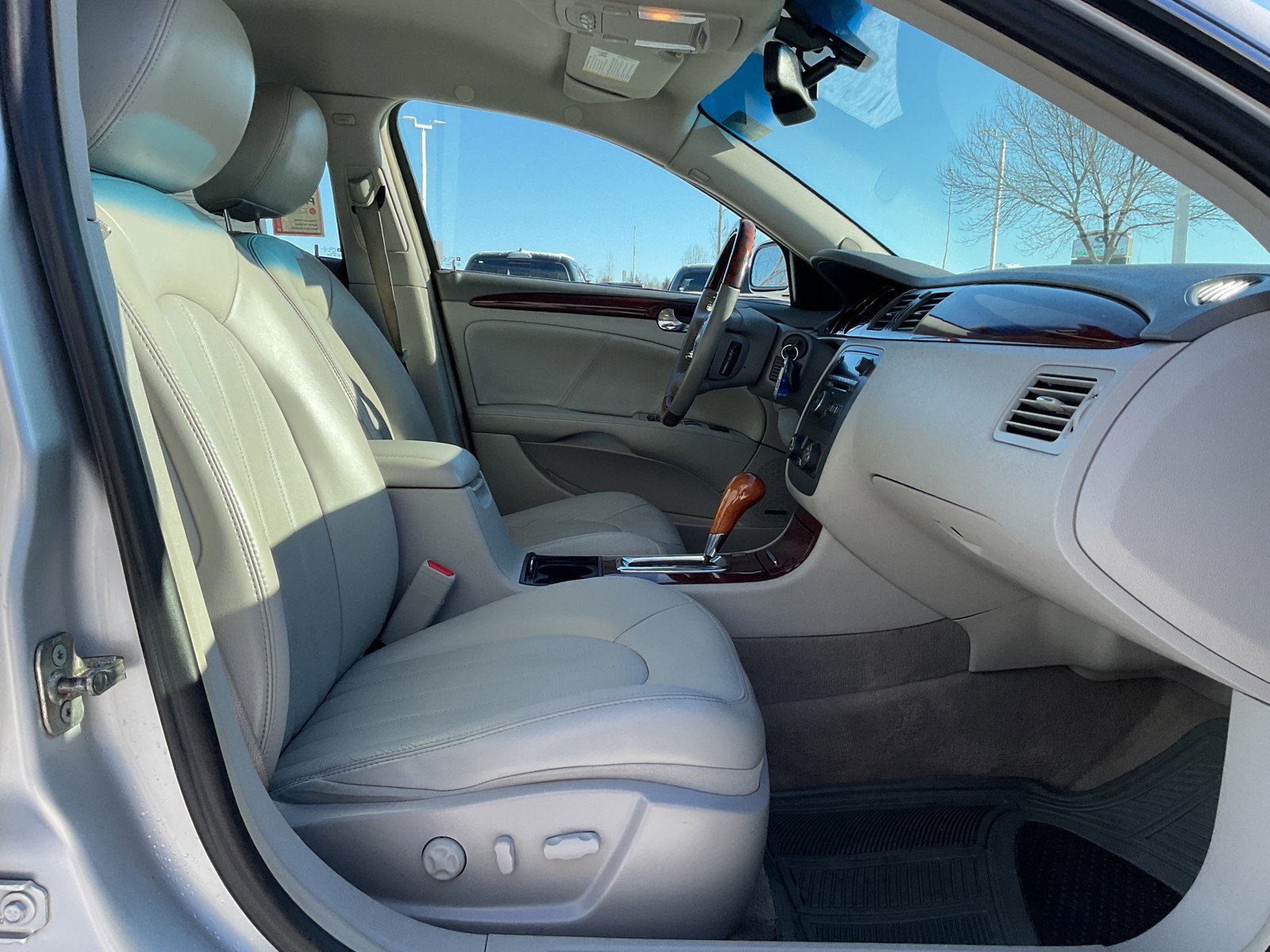 Used 2009 Buick Lucerne CXL image 12