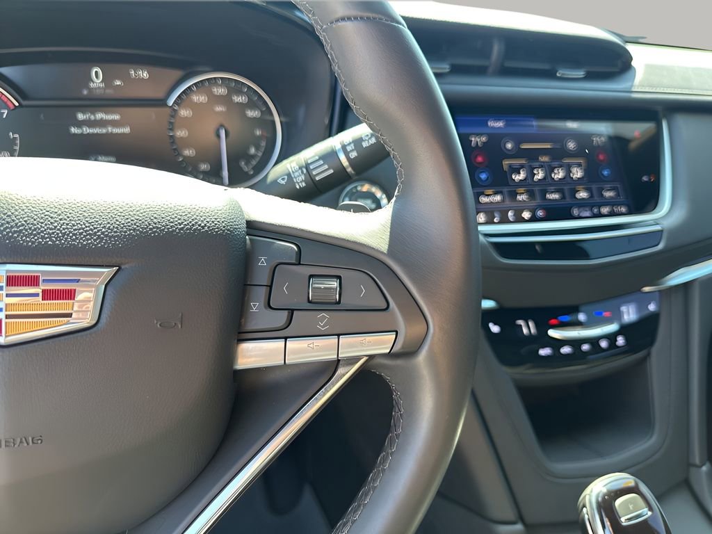 New 2025 Cadillac XT6 Luxury image 31