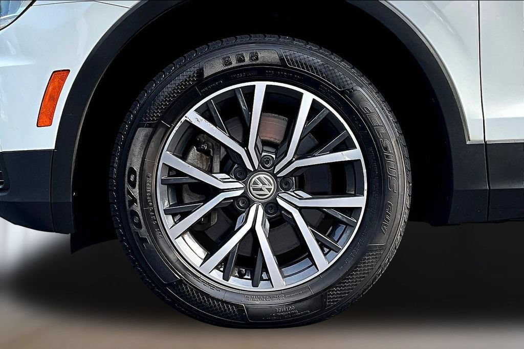 Used 2019 Volkswagen Tiguan SE w/ Panoramic Sunroof Package FWD image 32