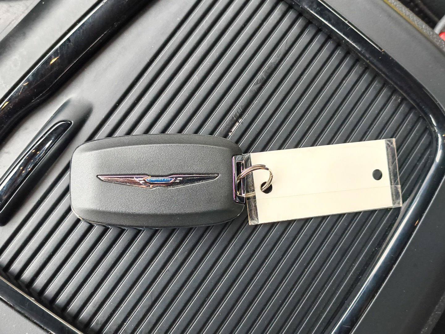 Used 2022 Chrysler Pacifica Touring-L w/ S Appearance Package FWD image 34