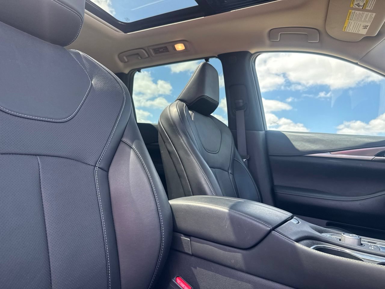 Used 2024 INFINITI QX60 Luxe AWD/4WD image 29